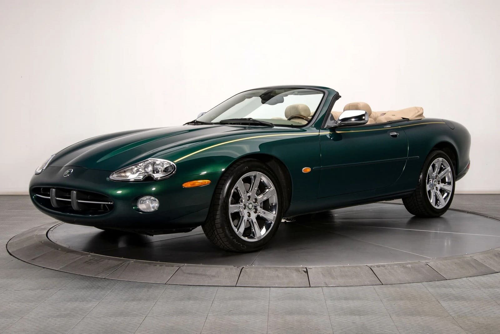 2003 - JAGUAR XK8 CONVERTIBLE GREEN, foto 1