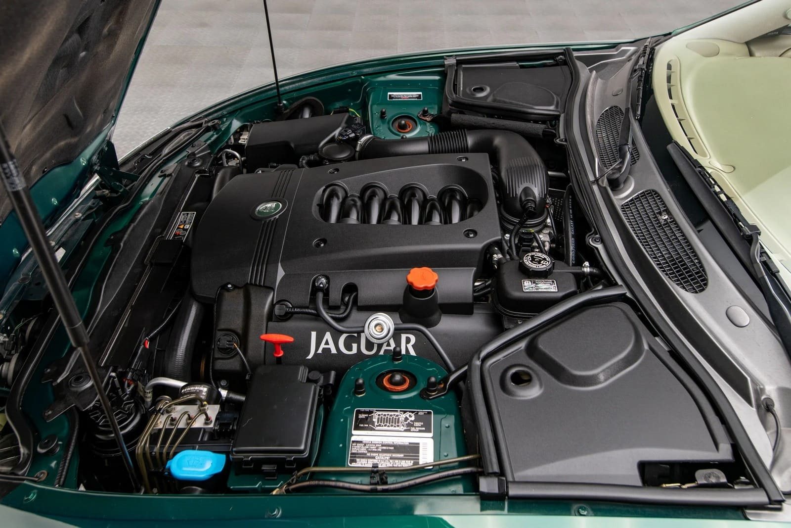 2003 - JAGUAR XK8 CONVERTIBLE GREEN, foto 23