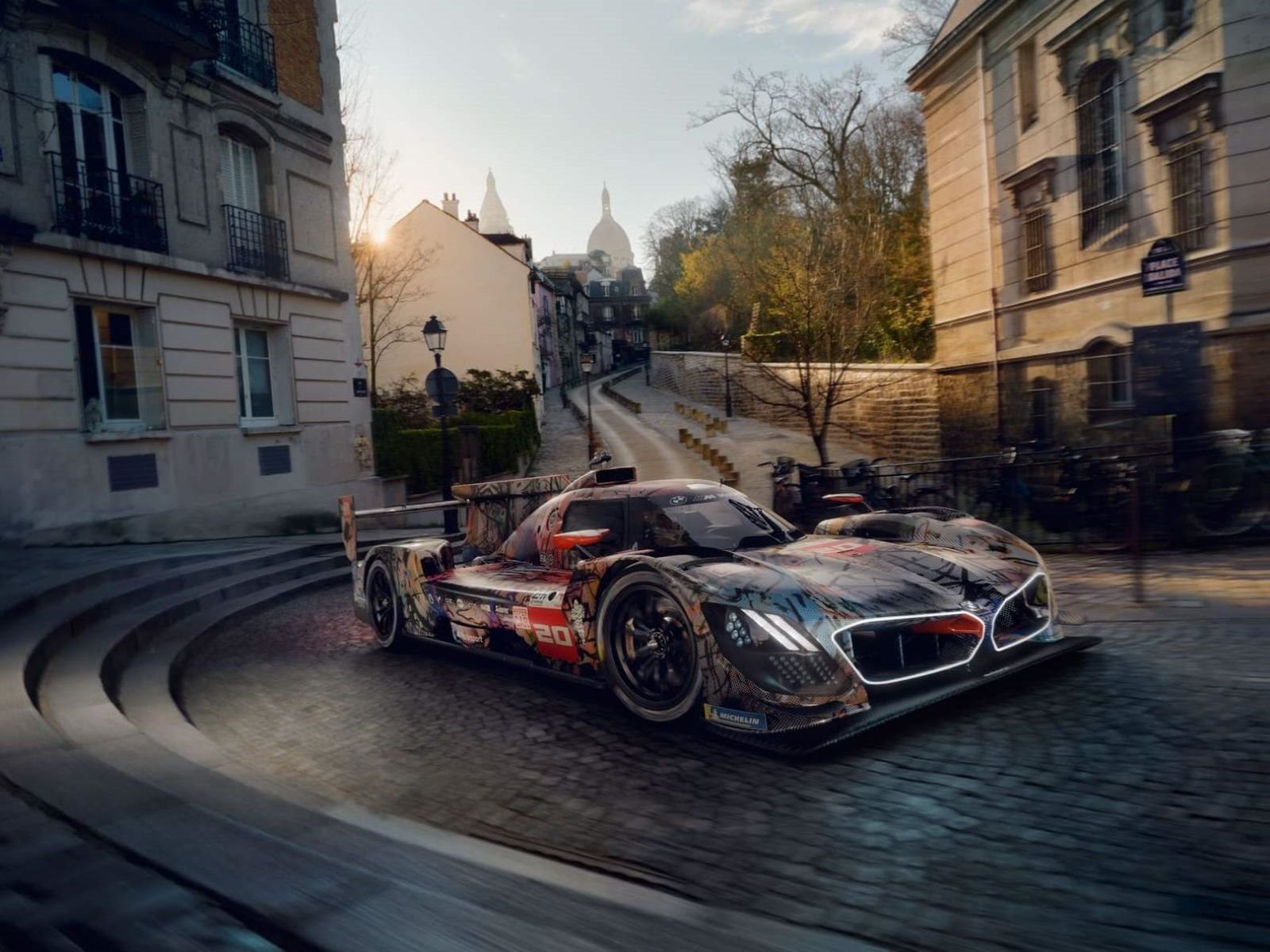 BMW M HYBRID V8 ART CAR BY JULIE MEHRETU, foto 2