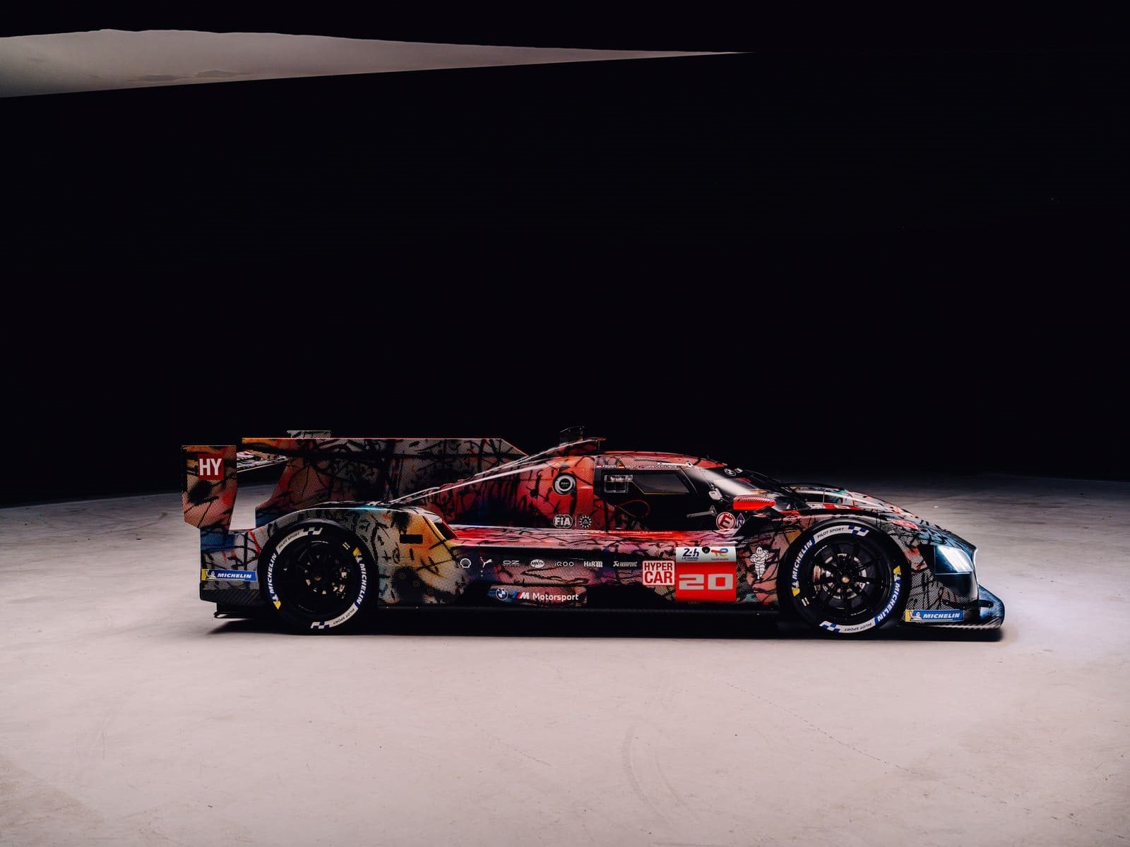 BMW M HYBRID V8 ART CAR BY JULIE MEHRETU, foto 14