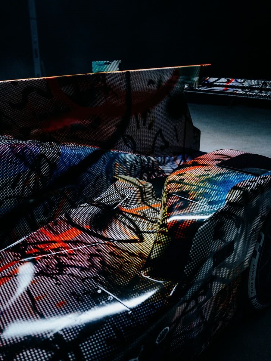 BMW M HYBRID V8 ART CAR BY JULIE MEHRETU, foto 16