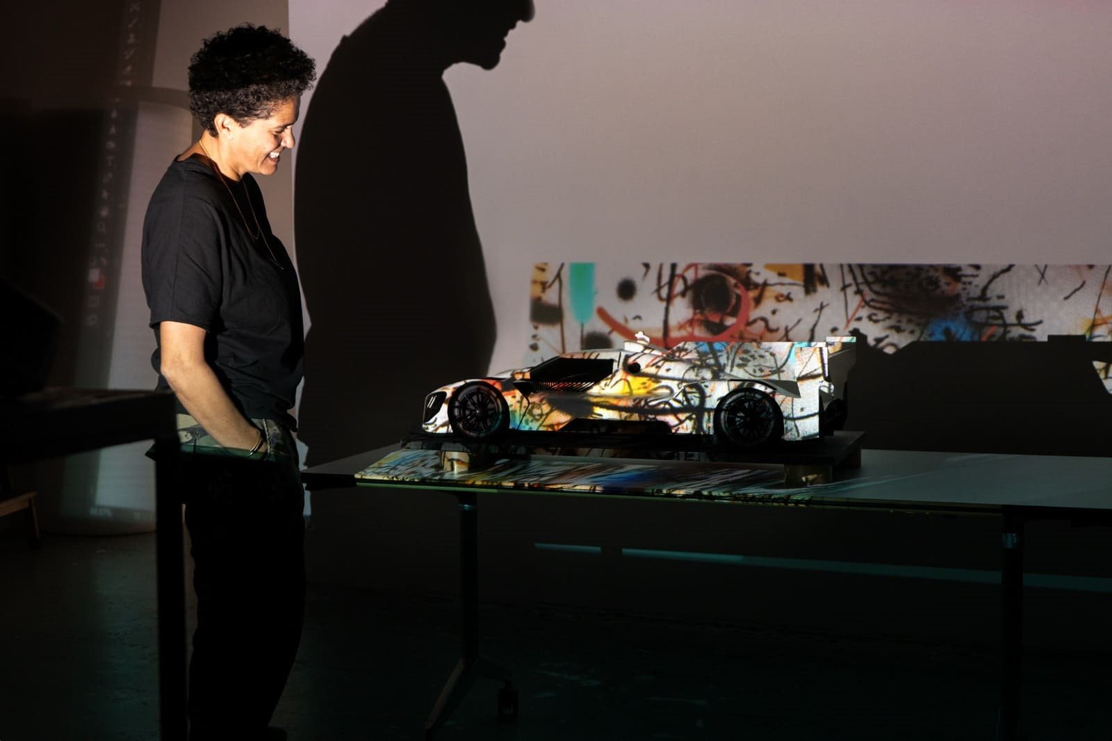 BMW M HYBRID V8 ART CAR BY JULIE MEHRETU, foto 21
