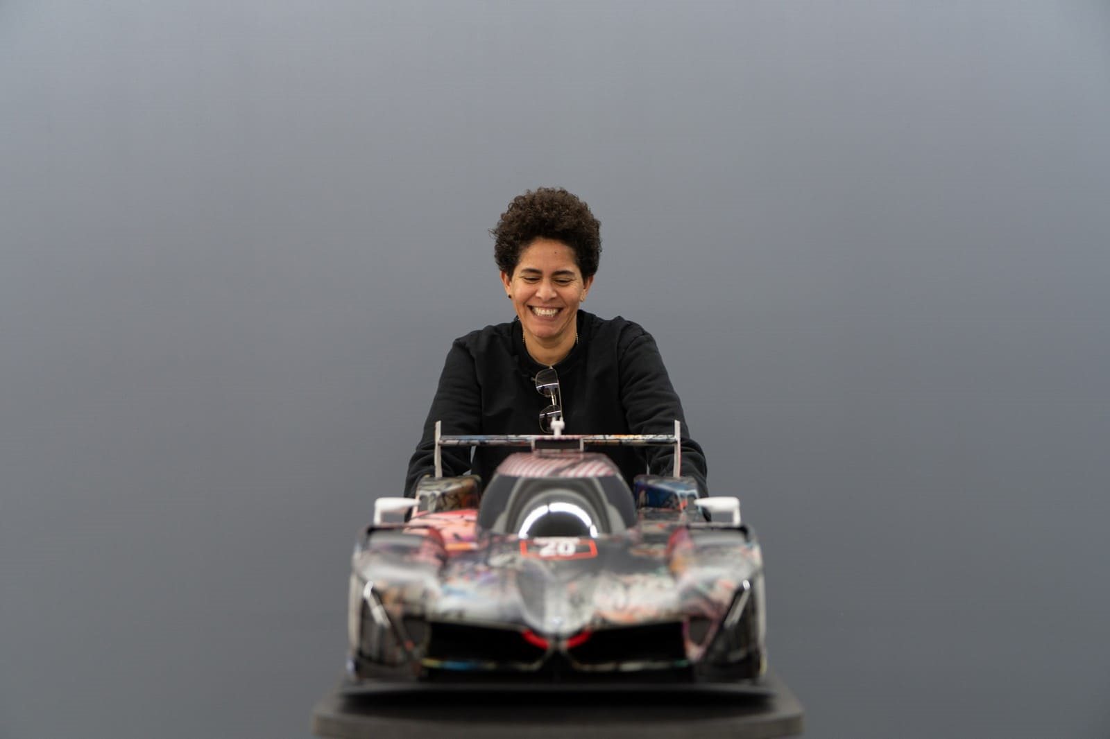 BMW M HYBRID V8 ART CAR BY JULIE MEHRETU, foto 33