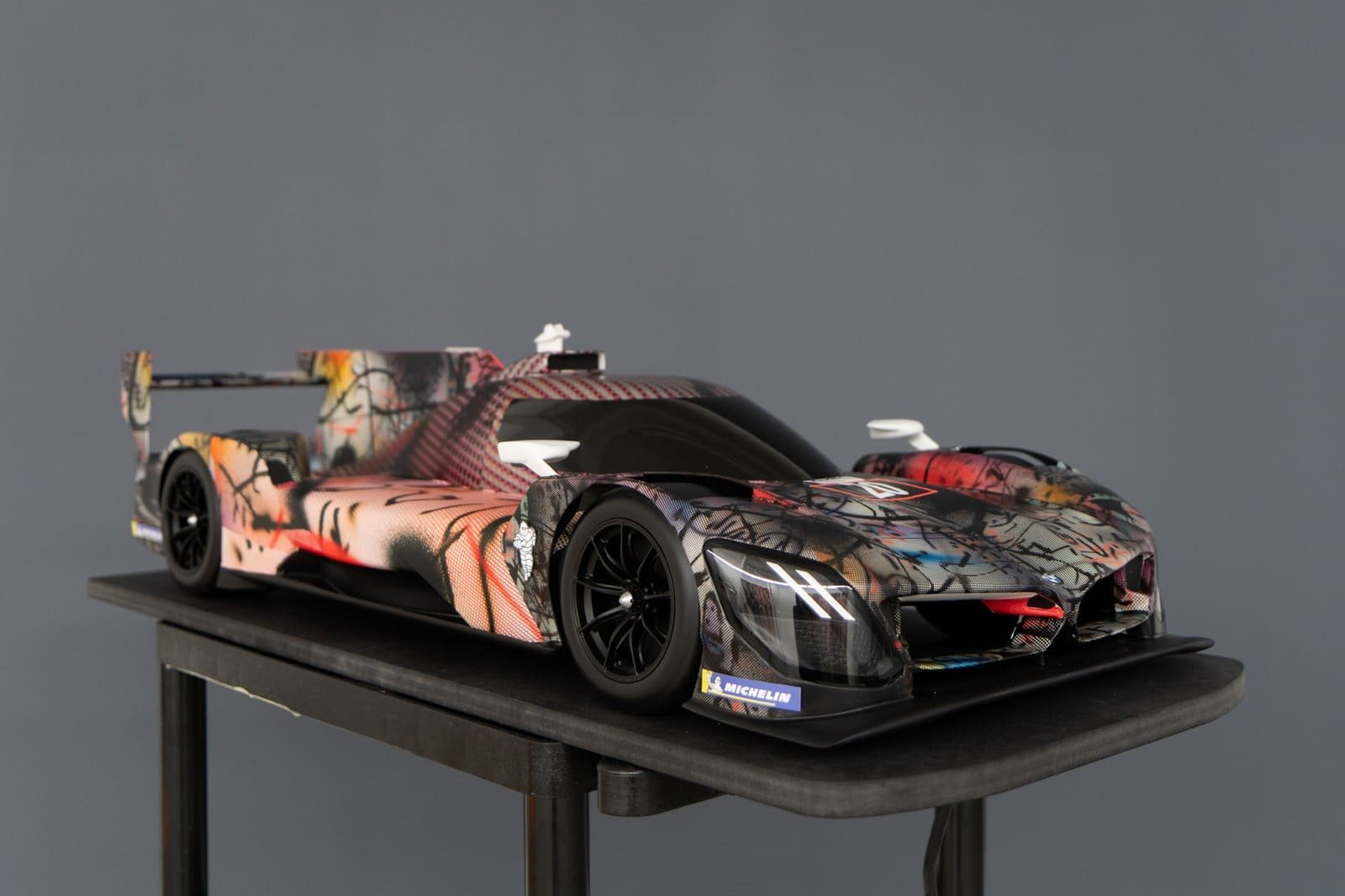 BMW M HYBRID V8 ART CAR BY JULIE MEHRETU, foto 34