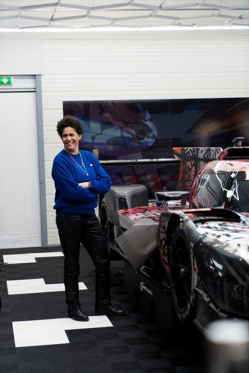 BMW M HYBRID V8 ART CAR BY JULIE MEHRETU, foto 42
