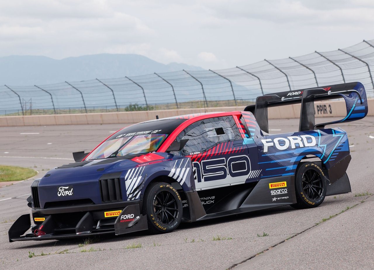 FORD F-150 LIGHTNING SUPERTRUCK CONCEPT, foto 1