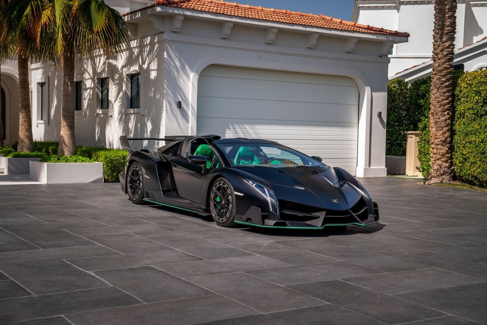 LAMBORGHINI VENENO ROADSTER, foto 1