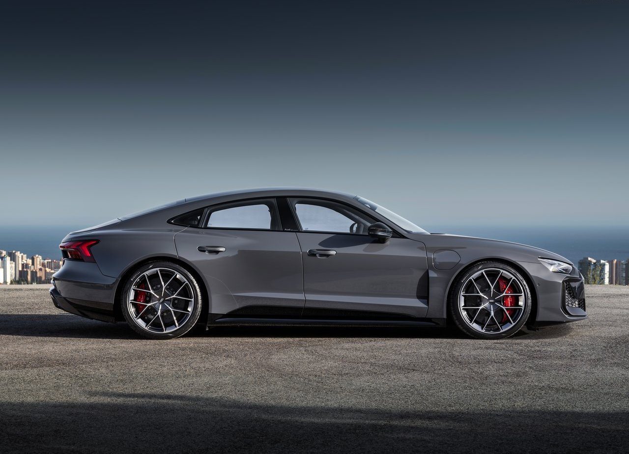 AUDI RS E-TRON GT, foto 7