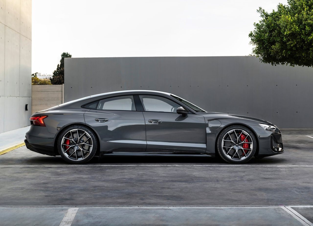 AUDI RS E-TRON GT, foto 8