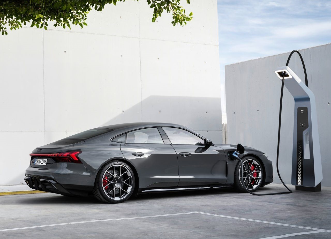 AUDI RS E-TRON GT, foto 10