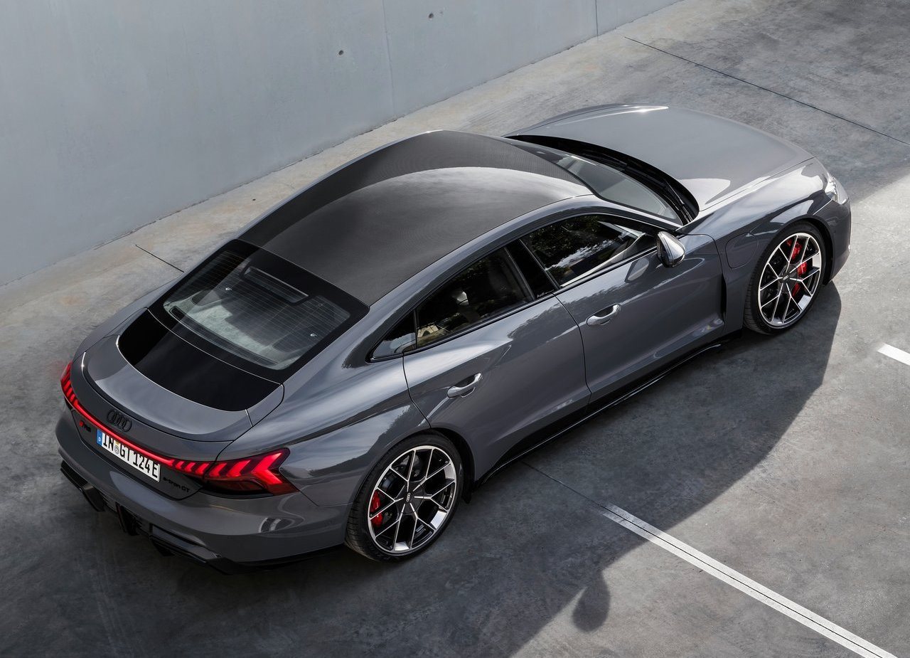 AUDI RS E-TRON GT, foto 11