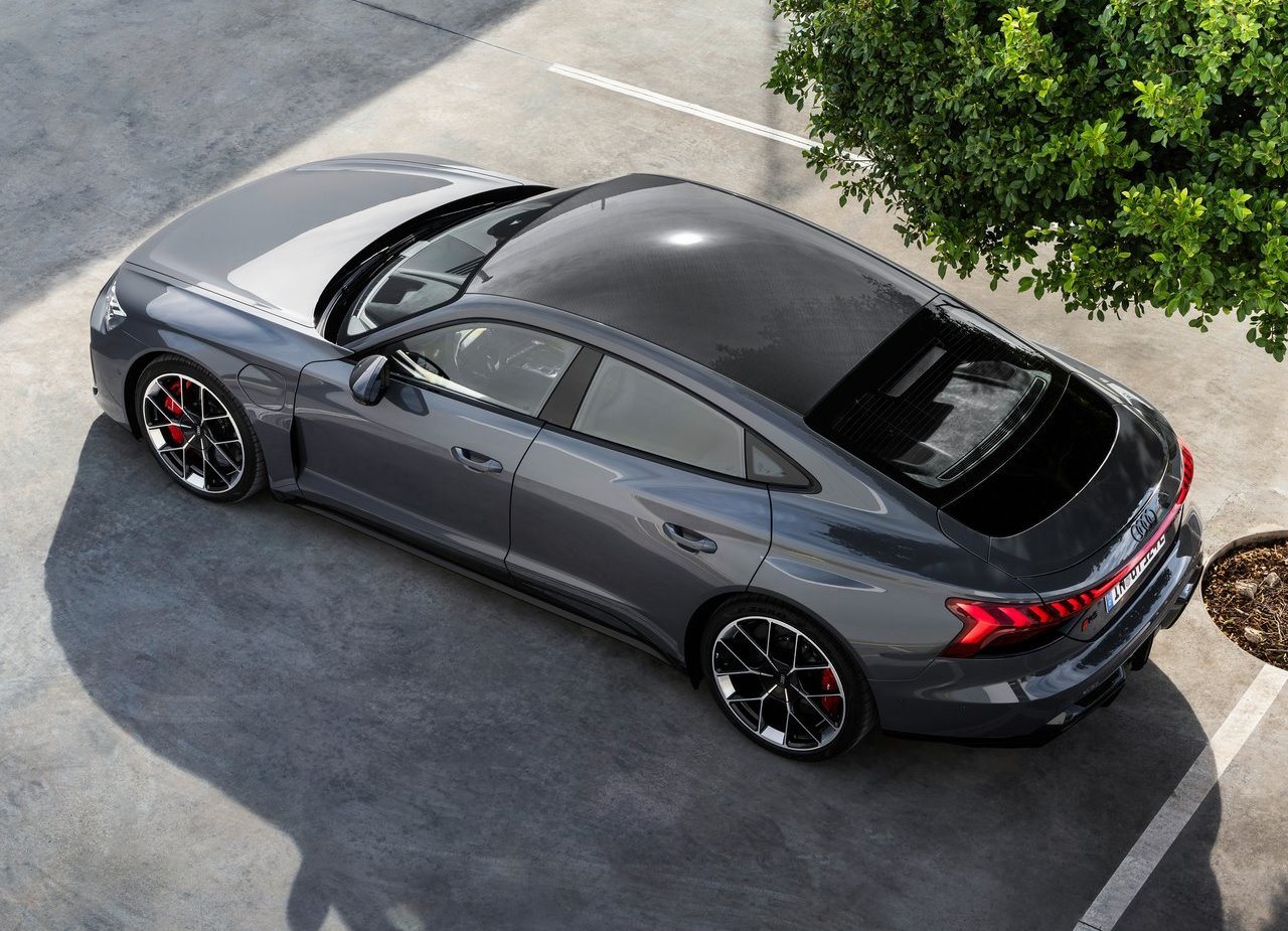 AUDI RS E-TRON GT, foto 12