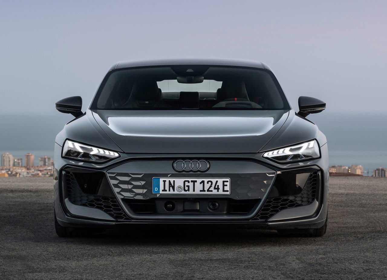 AUDI RS E-TRON GT, foto 15
