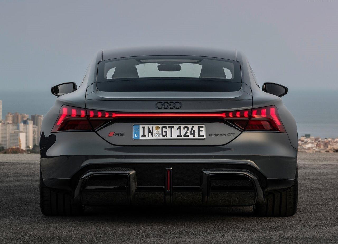 AUDI RS E-TRON GT, foto 17