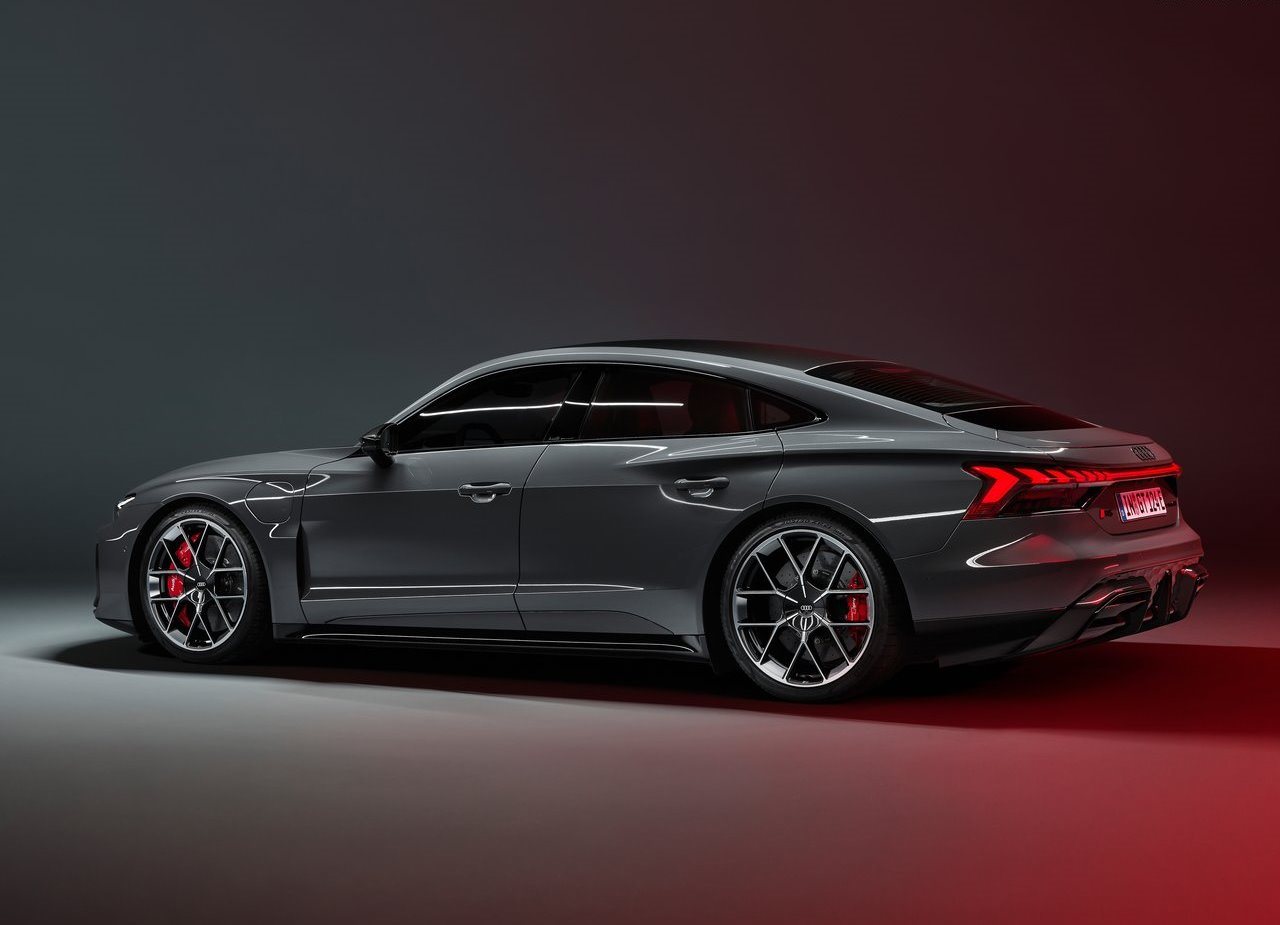 AUDI RS E-TRON GT, foto 21