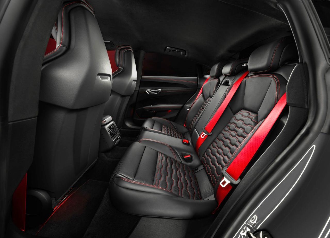 AUDI RS E-TRON GT, foto 31