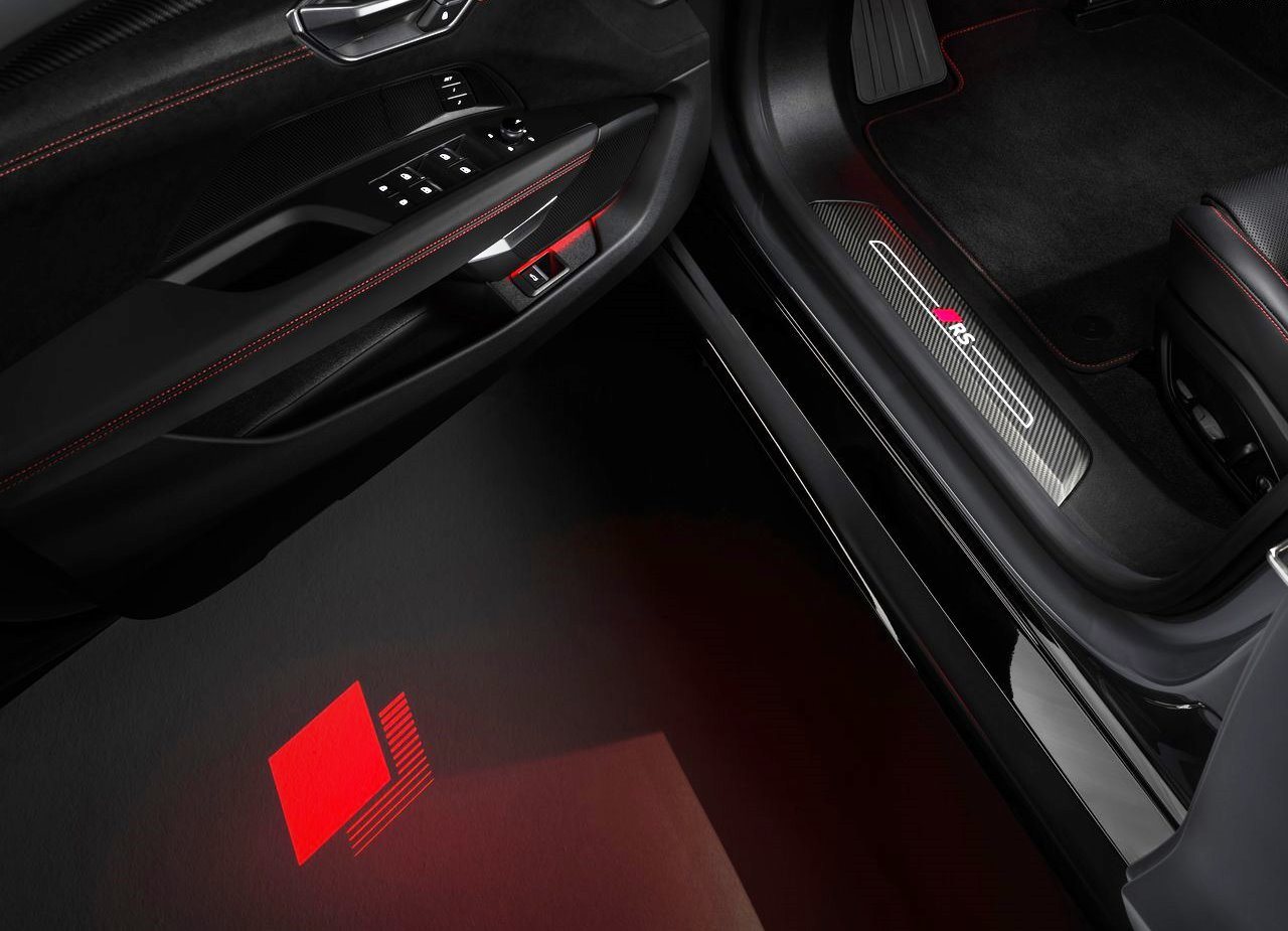AUDI RS E-TRON GT, foto 32