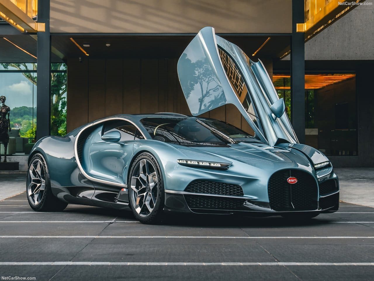 BUGATTI TOURBILLON, foto 2