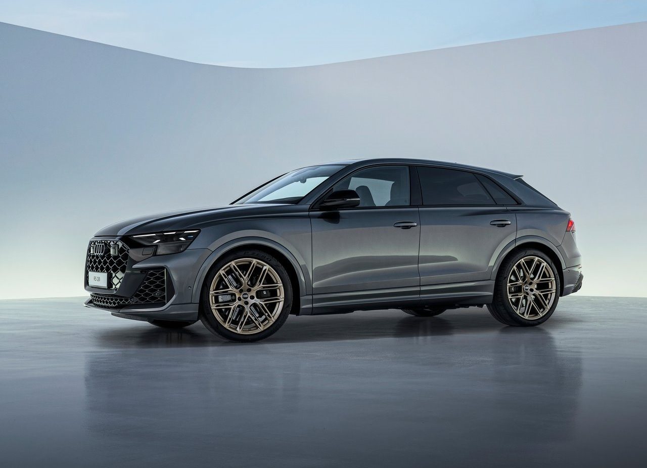 AUDI RS Q8, foto 9