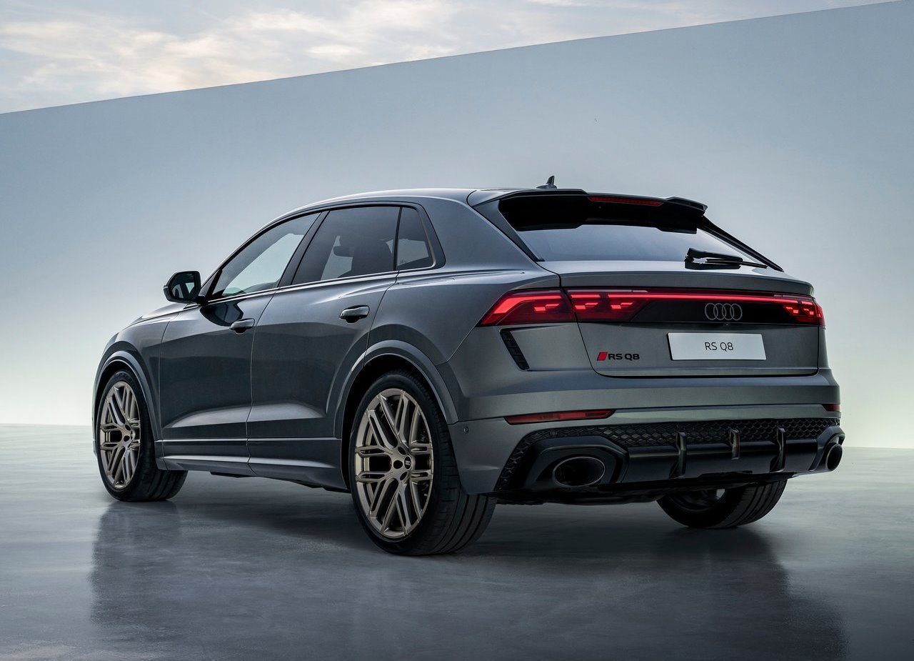 AUDI RS Q8, foto 15