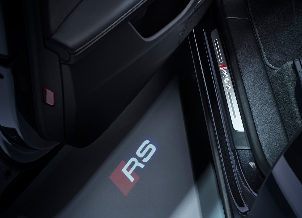 AUDI RS Q8, foto 32