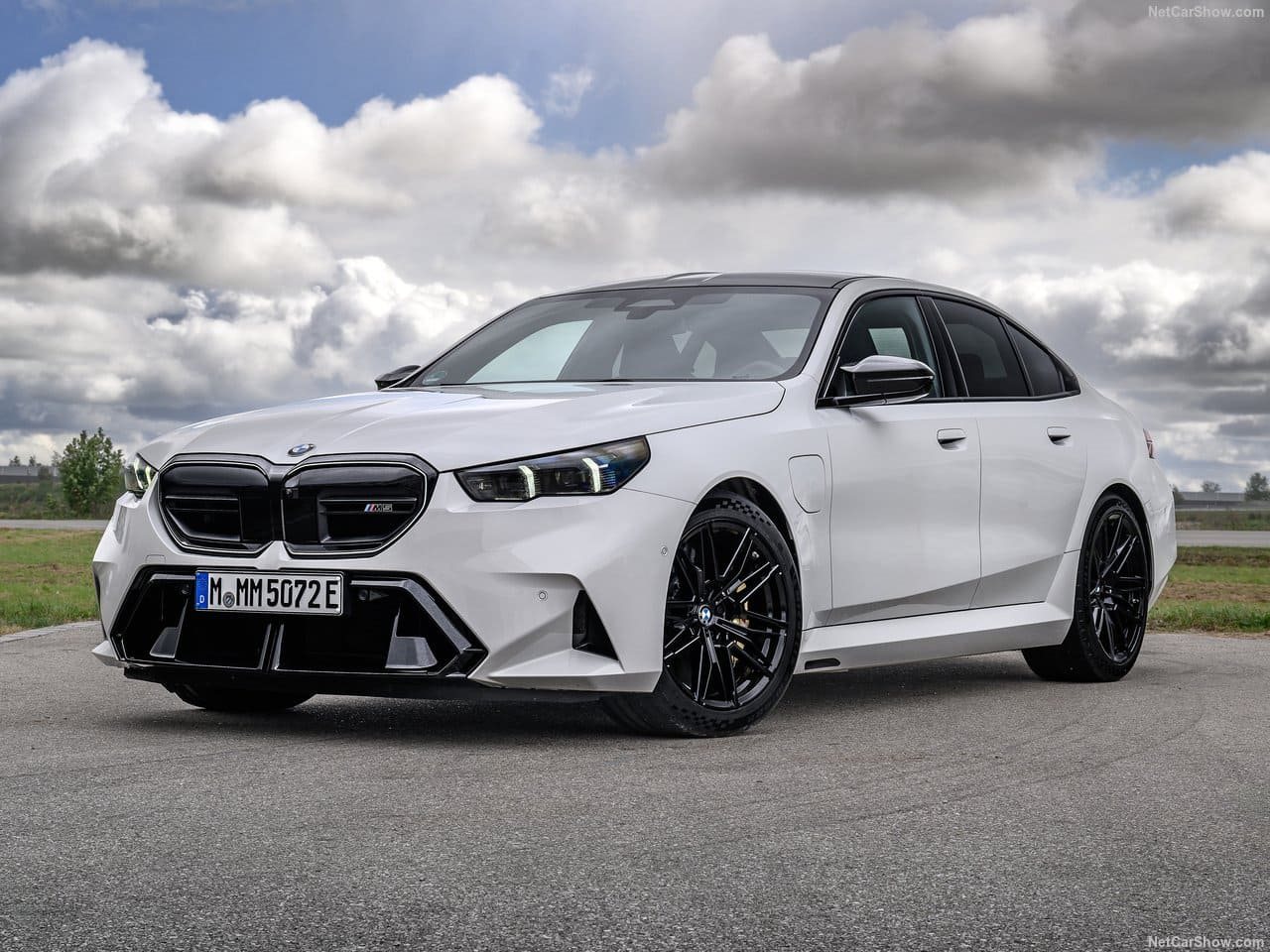 2025 - BMW M5 SEDAN ALPIN WHITE, foto 6
