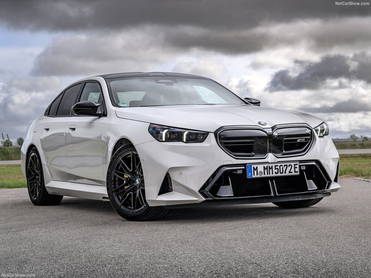 2025 - BMW M5 SEDAN ALPIN WHITE, foto 7
