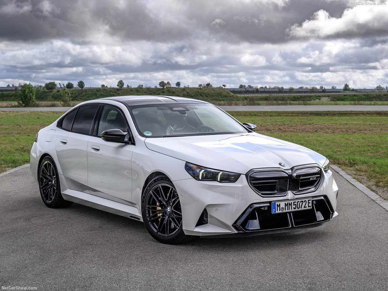 2025 - BMW M5 SEDAN ALPIN WHITE, foto 8