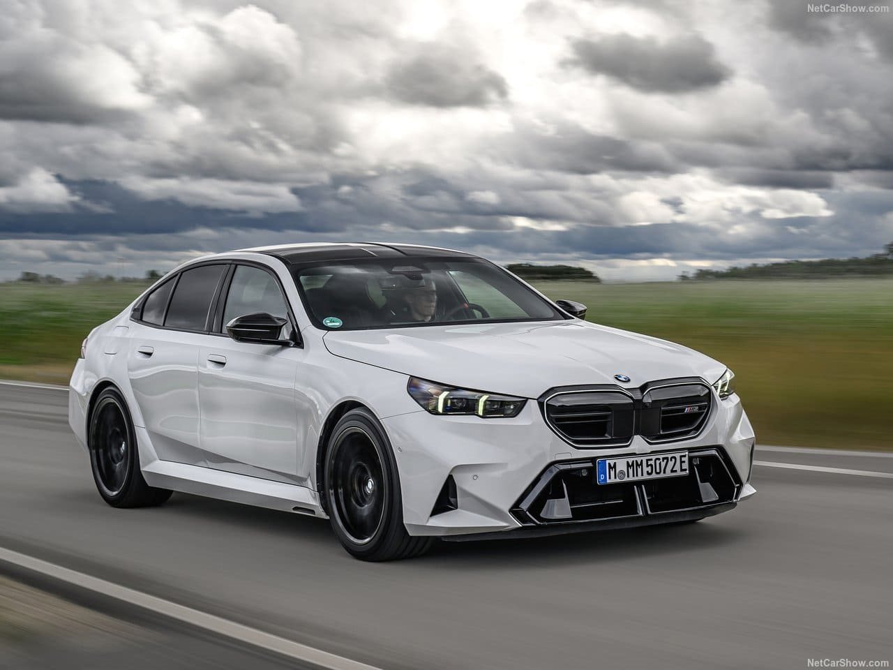2025 - BMW M5 SEDAN ALPIN WHITE, foto 11