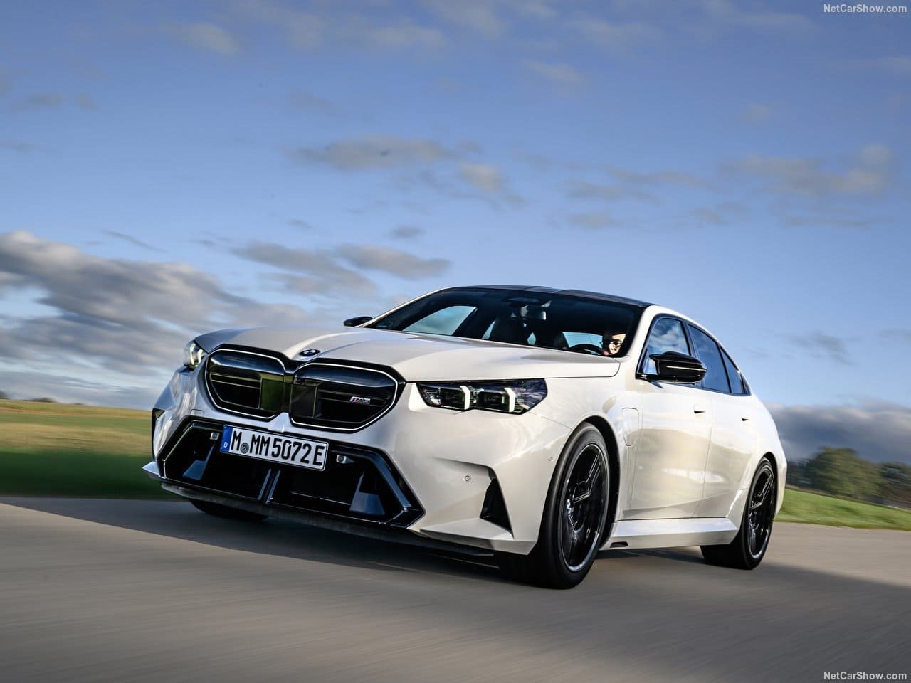 2025 - BMW M5 SEDAN ALPIN WHITE, foto 16