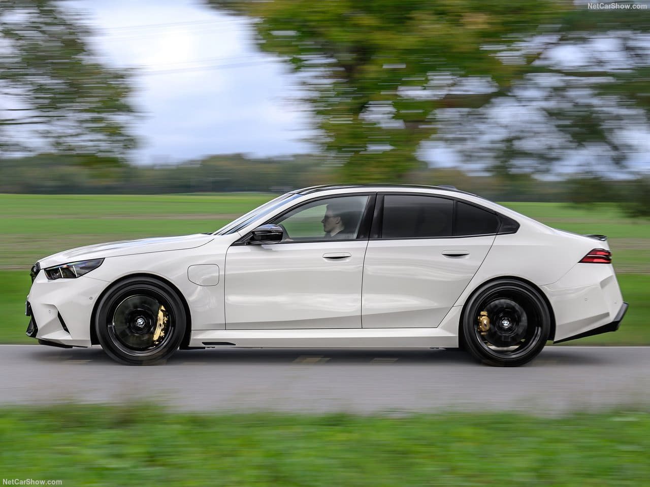 2025 - BMW M5 SEDAN ALPIN WHITE, foto 20