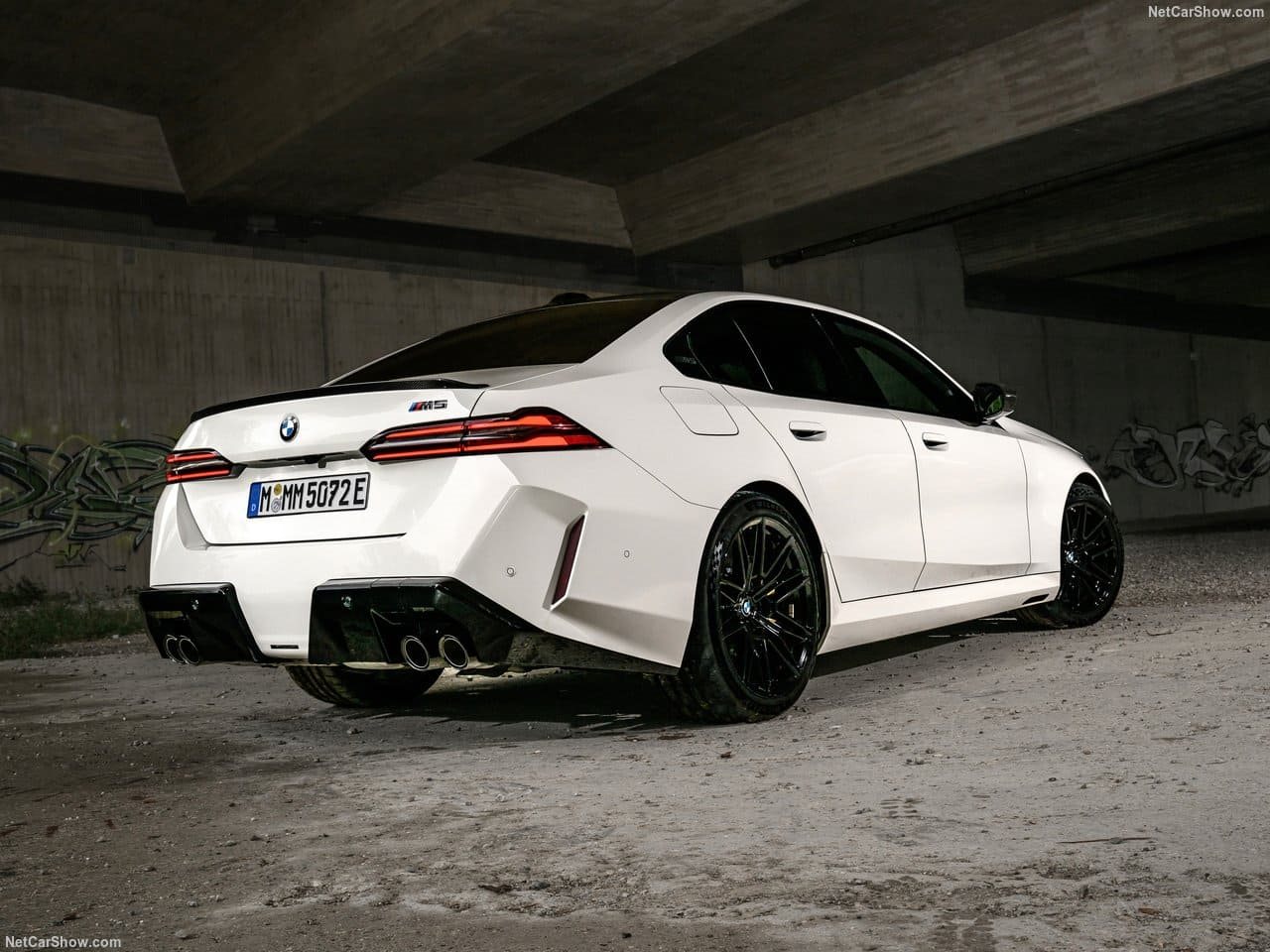2025 - BMW M5 SEDAN ALPIN WHITE, foto 23