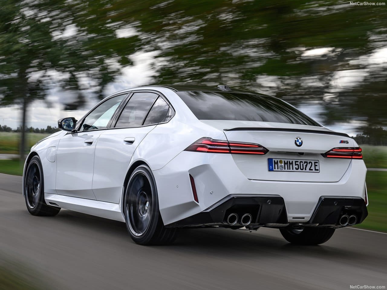 2025 - BMW M5 SEDAN ALPIN WHITE, foto 27