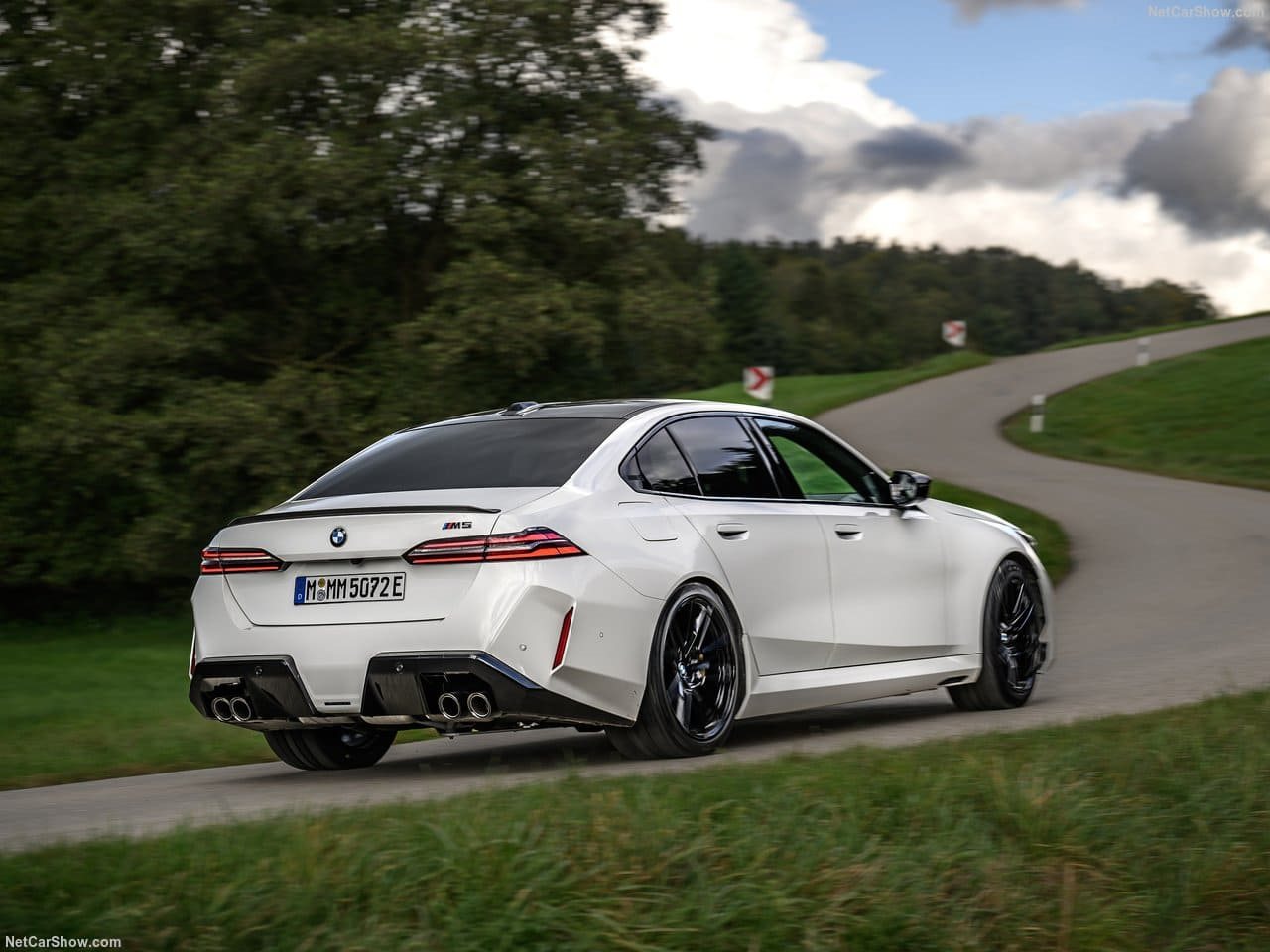 2025 - BMW M5 SEDAN ALPIN WHITE, foto 30