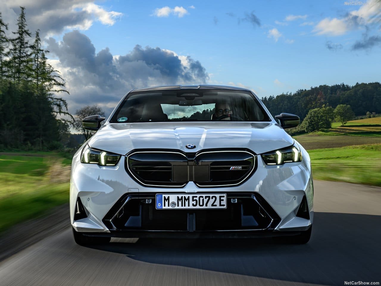2025 - BMW M5 SEDAN ALPIN WHITE, foto 39