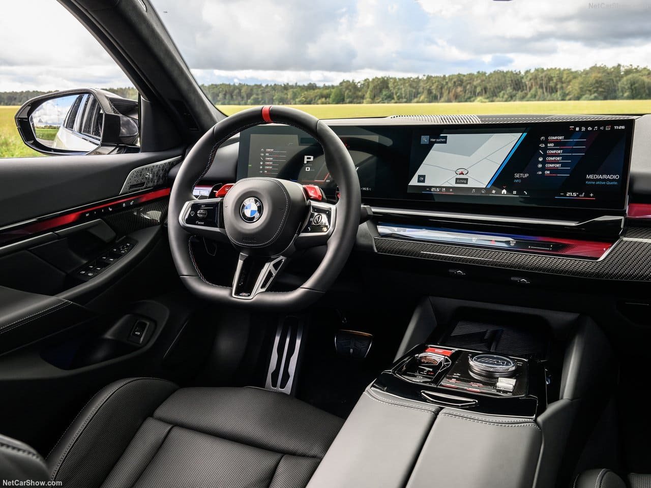 2025 - BMW M5 SEDAN ALPIN WHITE, foto 46