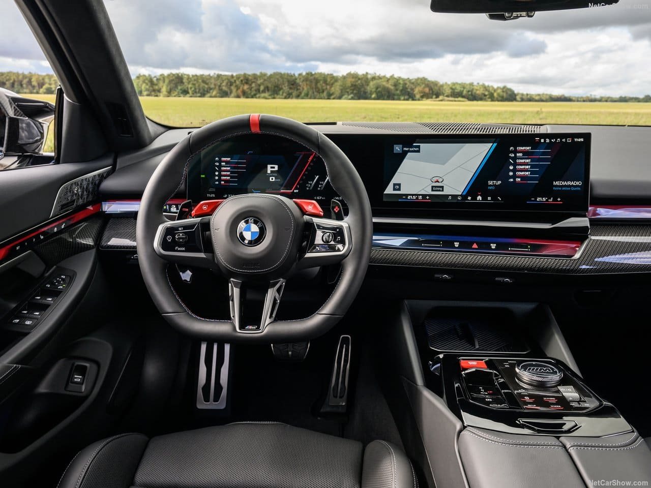 2025 - BMW M5 SEDAN ALPIN WHITE, foto 47