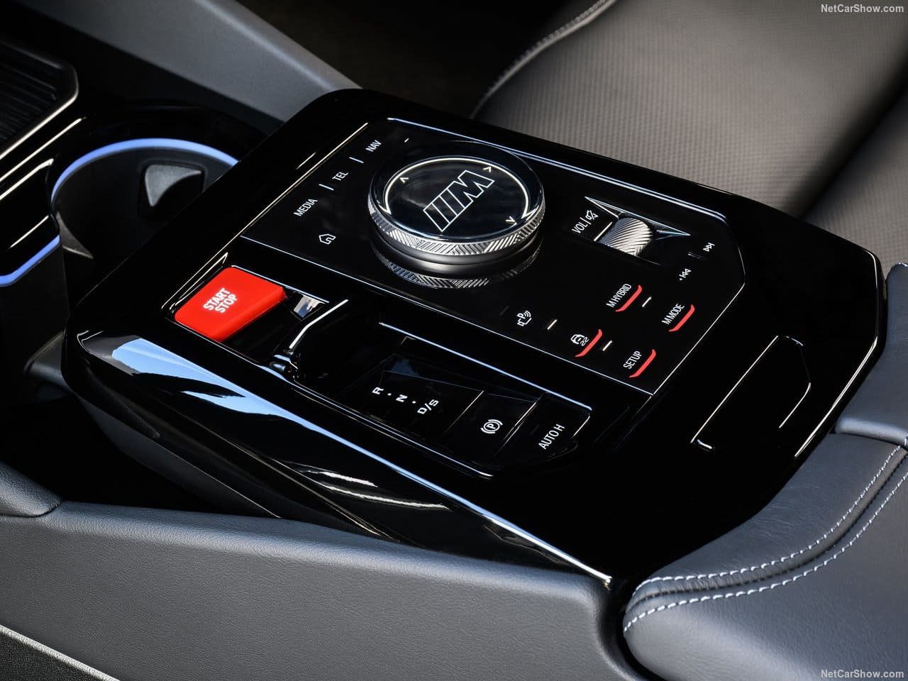 2025 - BMW M5 SEDAN ALPIN WHITE, foto 51