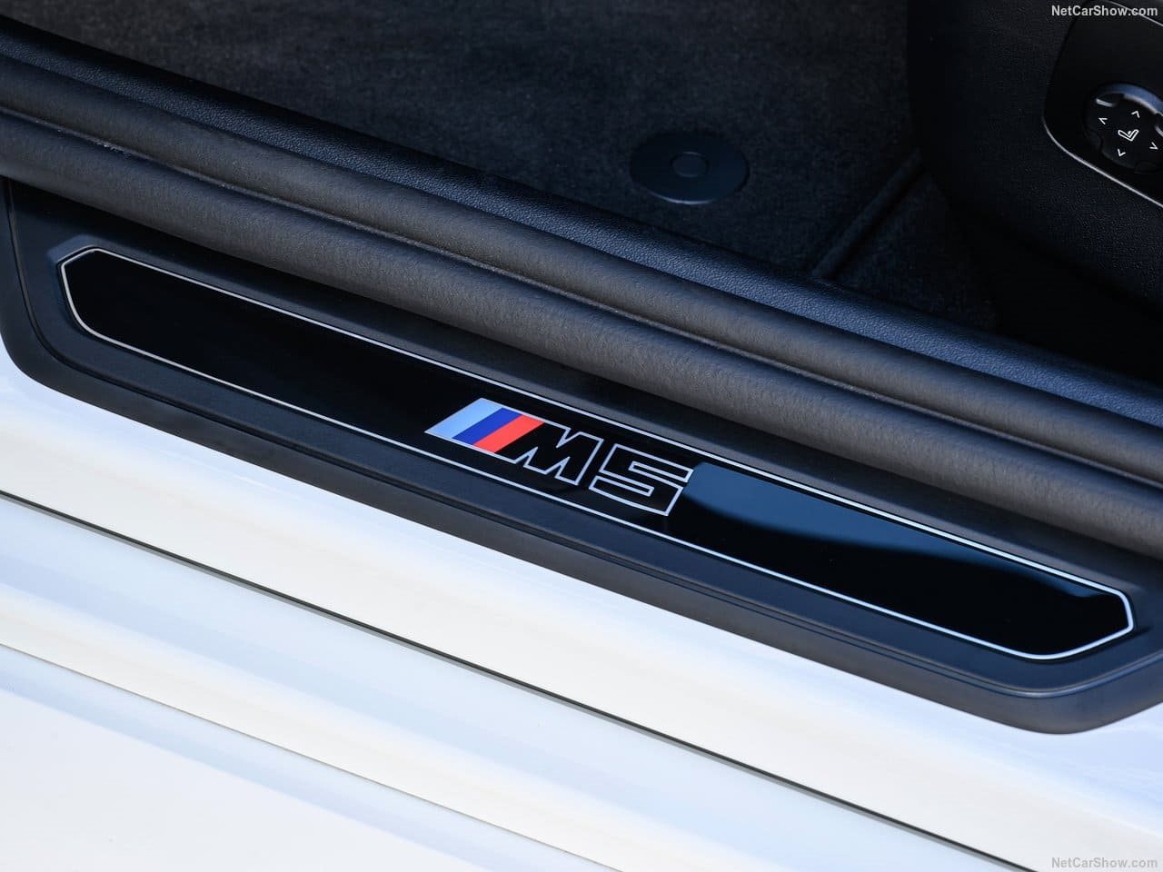 2025 - BMW M5 SEDAN ALPIN WHITE, foto 52