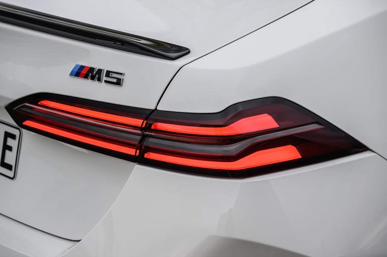 2025 - BMW M5 SEDAN ALPIN WHITE, foto 62