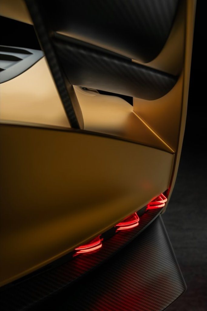 2025 - ASTON MARTIN VALIANT, foto 29