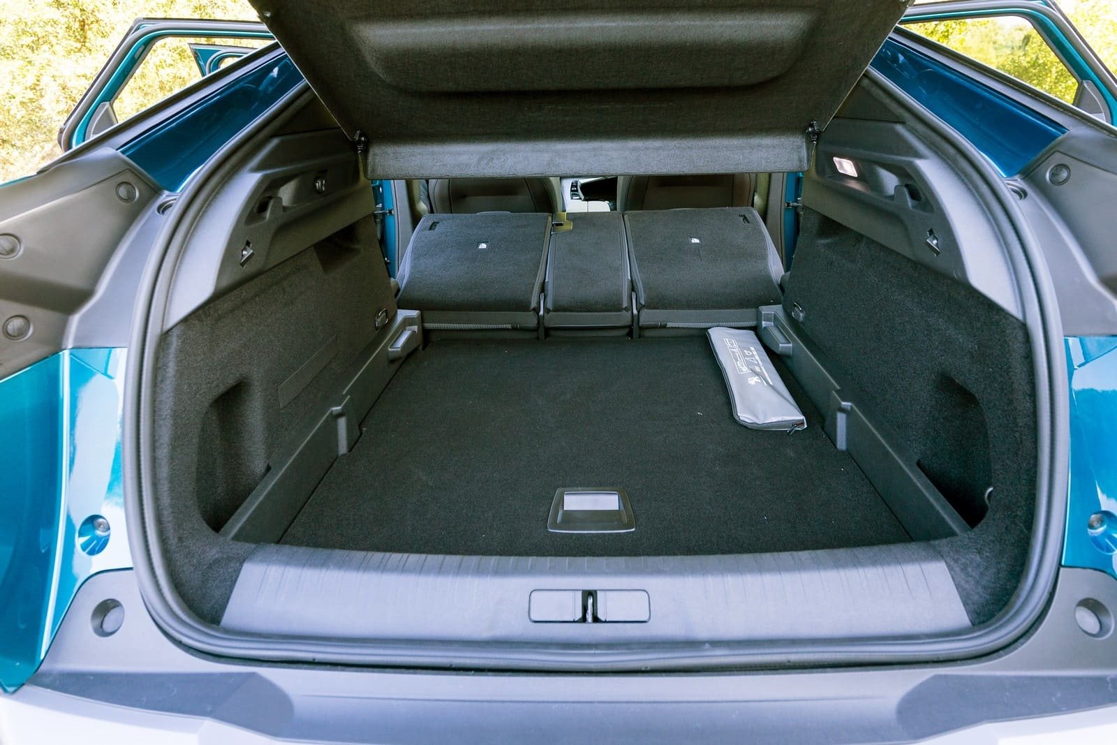 2024 - PEUGEOT 3008 ALLURE HYBRID OBSESSION BLUE, foto 63