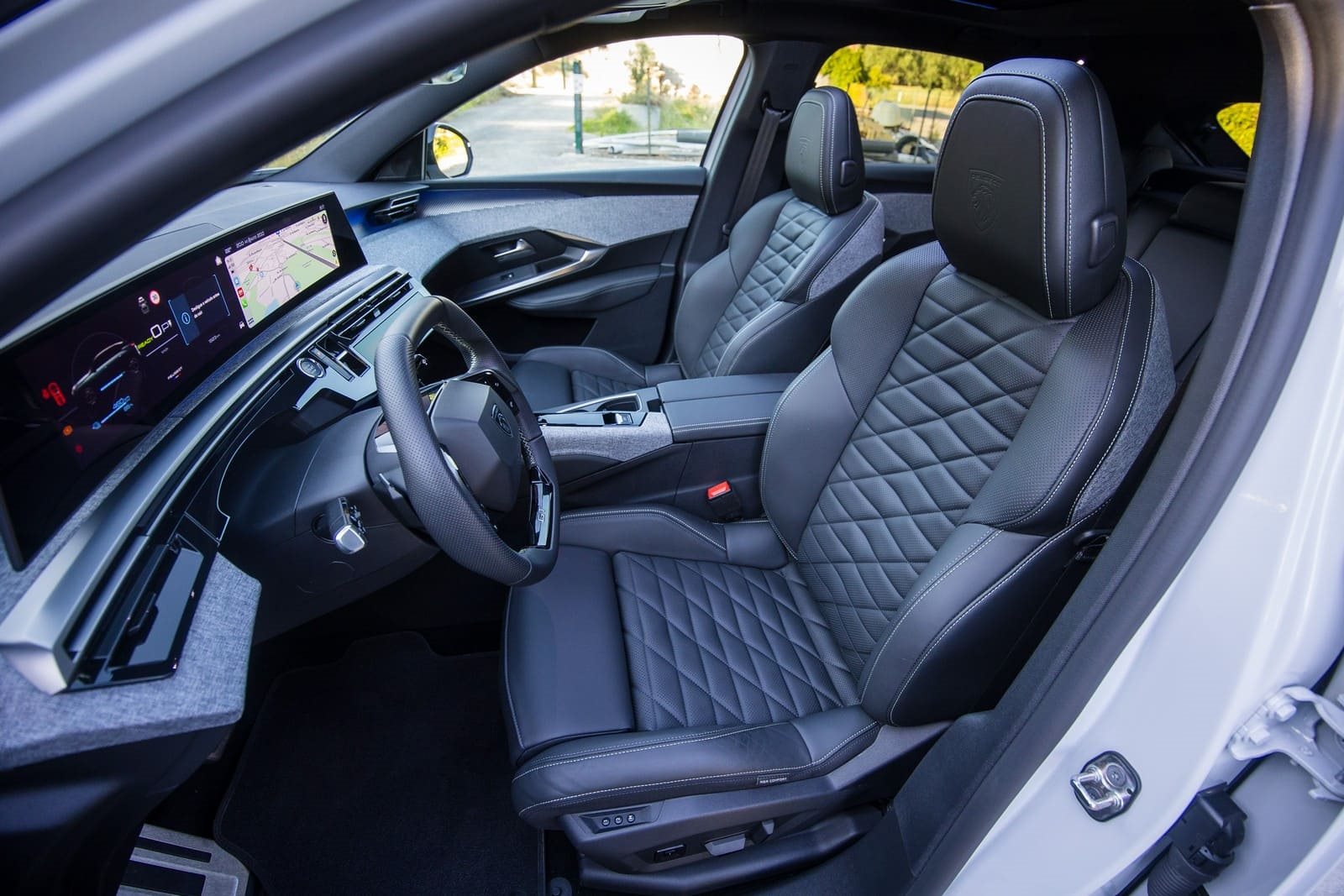 2024 - PEUGEOT E-3008 GT OKENITE WHITE, foto 91