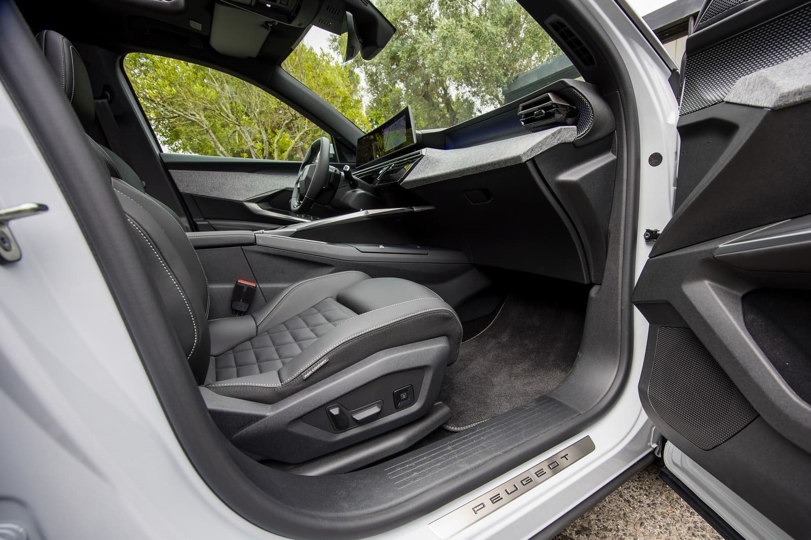2024 - PEUGEOT E-3008 GT OKENITE WHITE, foto 94