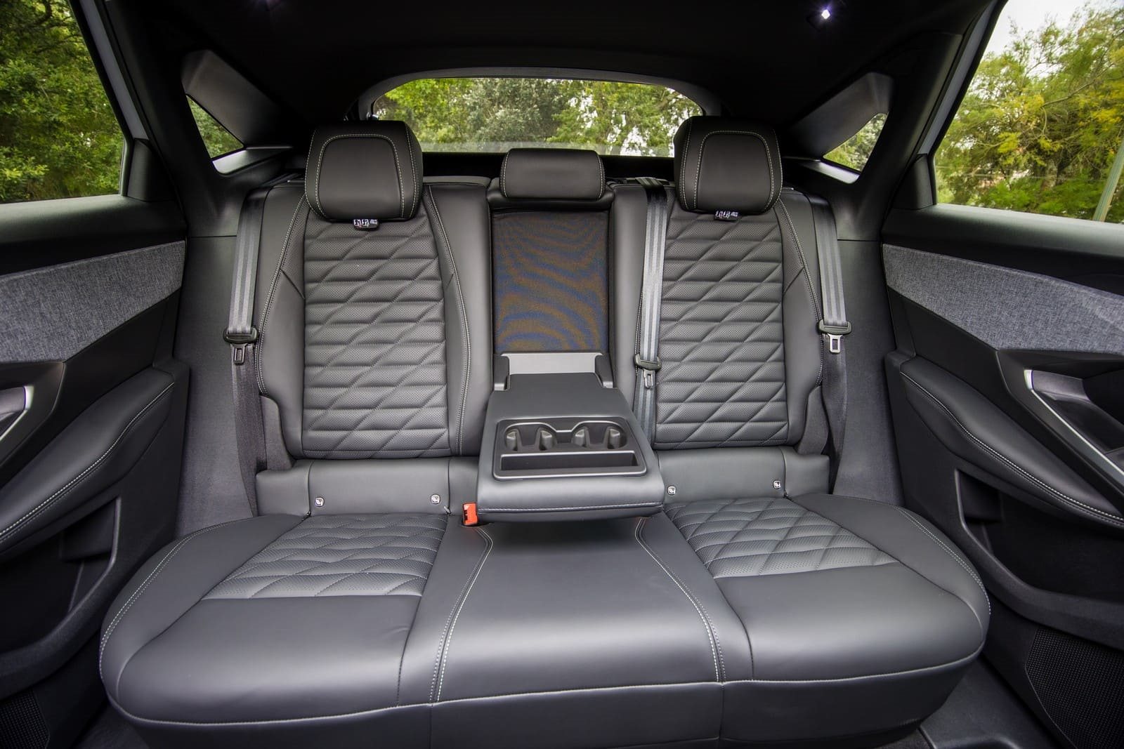 2024 - PEUGEOT E-3008 GT OKENITE WHITE, foto 96