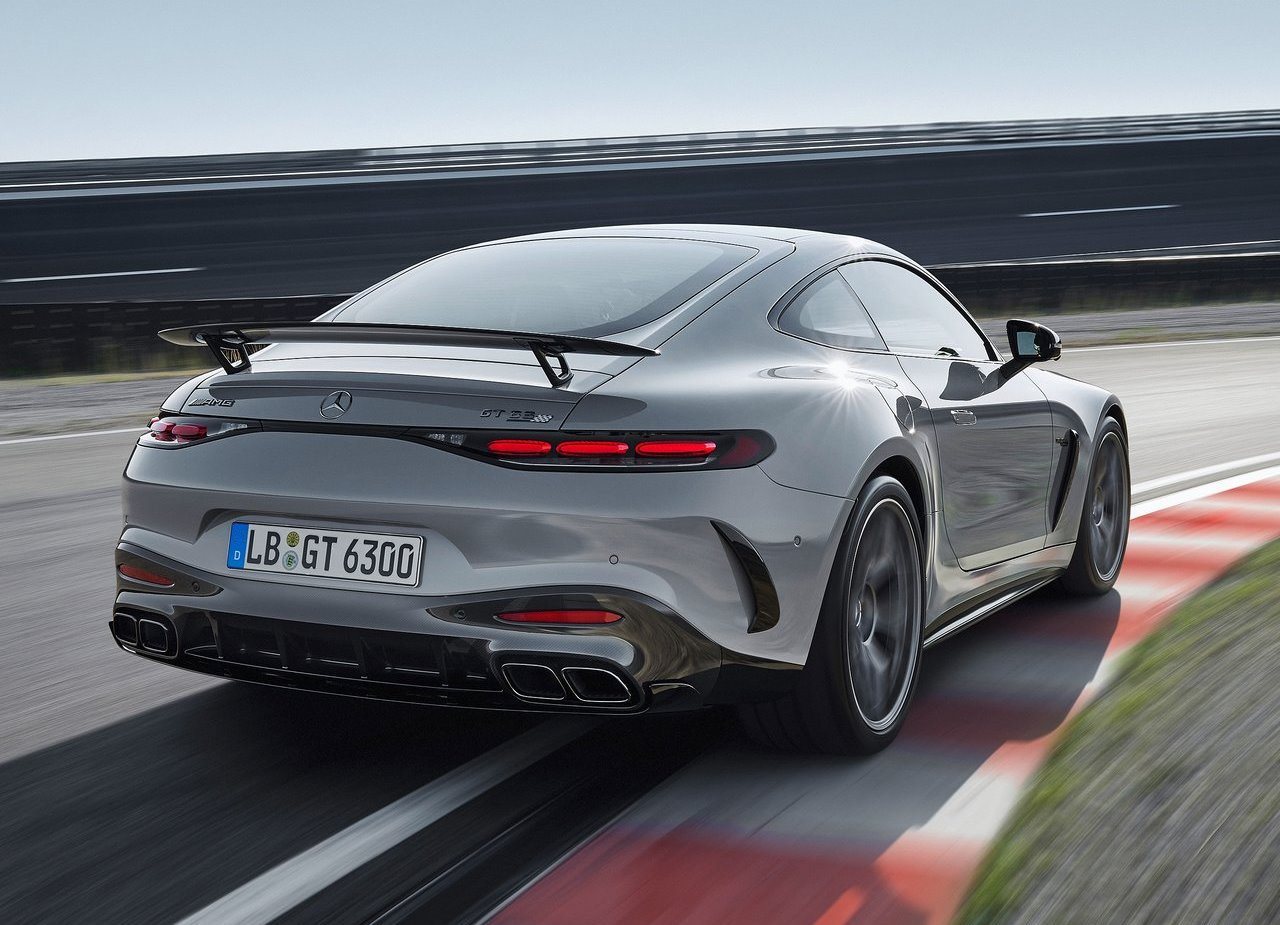 2025 - MERCEDES-AMG GT 63 PRO, foto 21