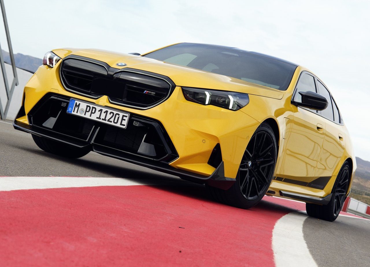 2025 - BMW M5 SEDAN M PERFORMANCE PARTS, foto 1