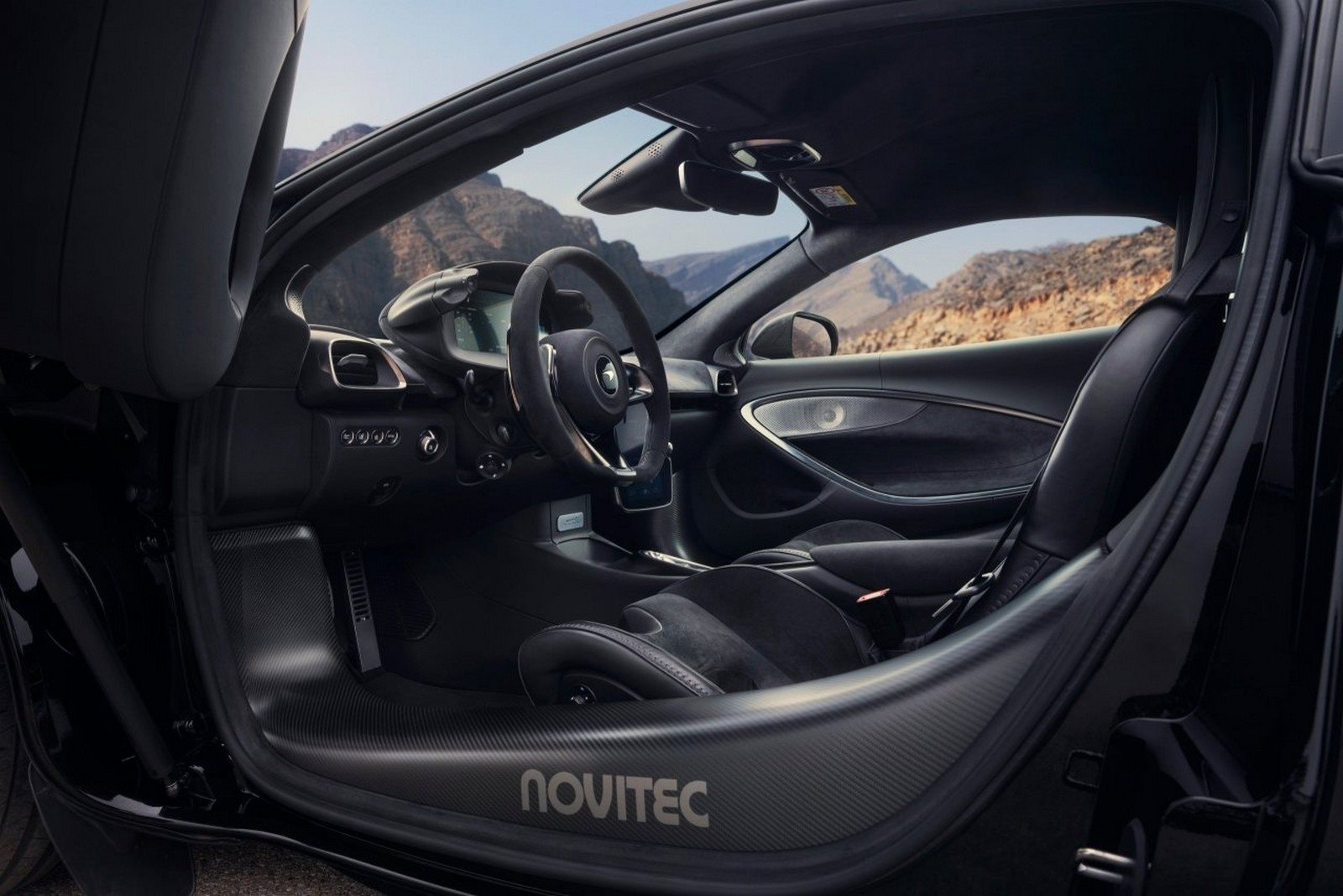 2024 - McLAREN ARTURA BY NOVITEC, foto 12