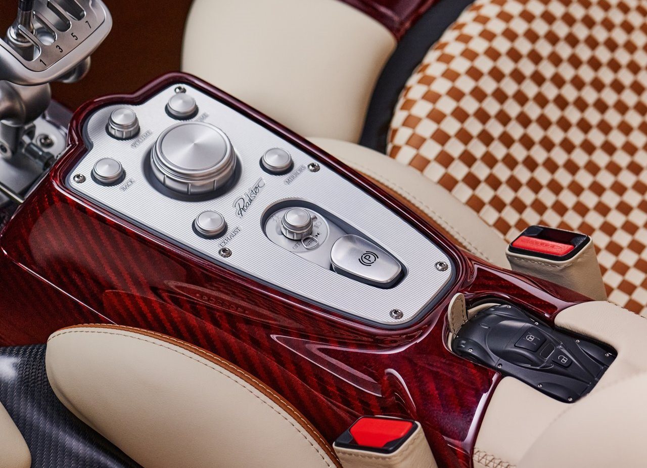 2025 - PAGANI UTOPIA ROADSTER, foto 15