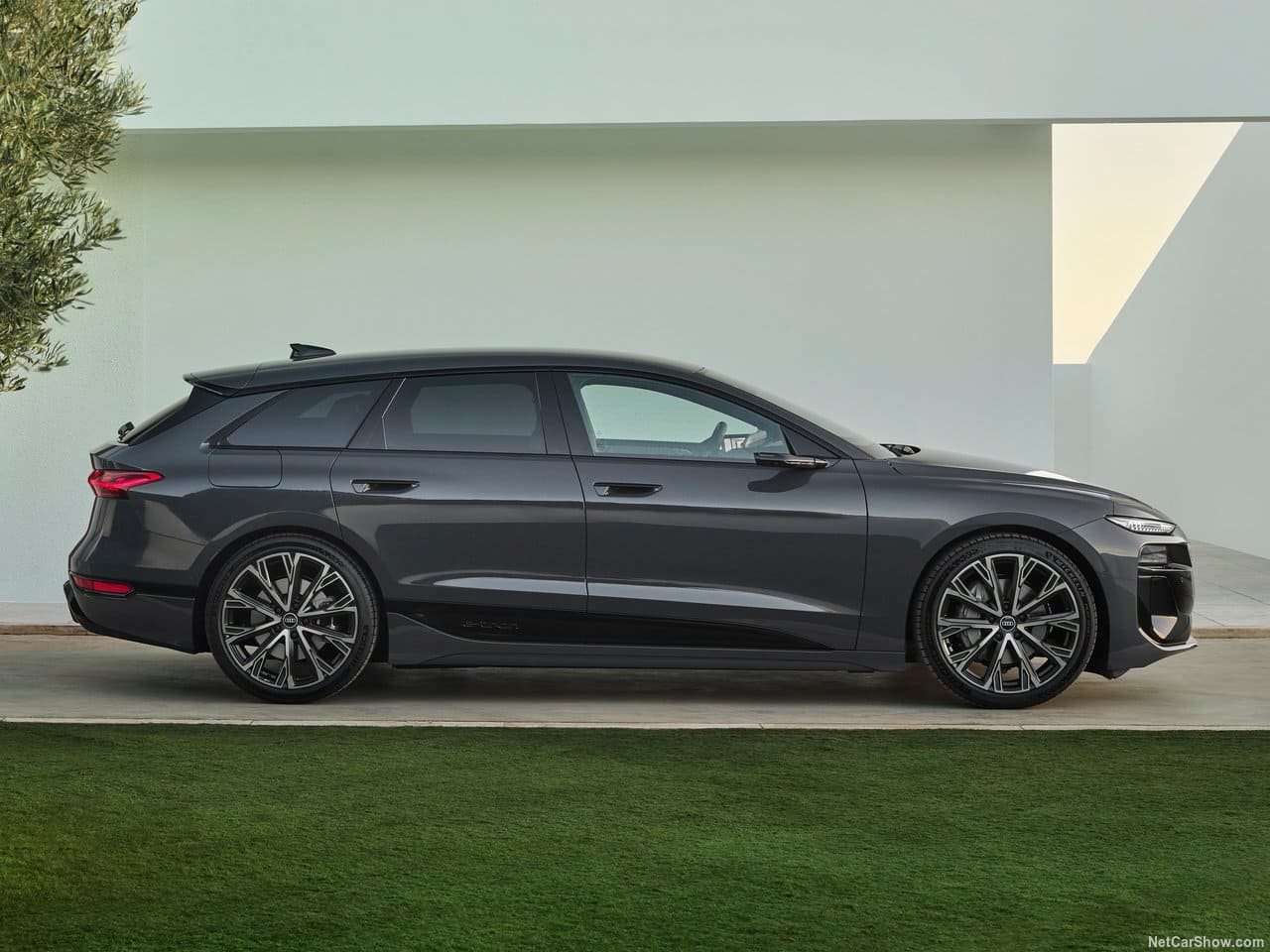 2025 - AUDI A6 AVANT E-TRON, foto 15